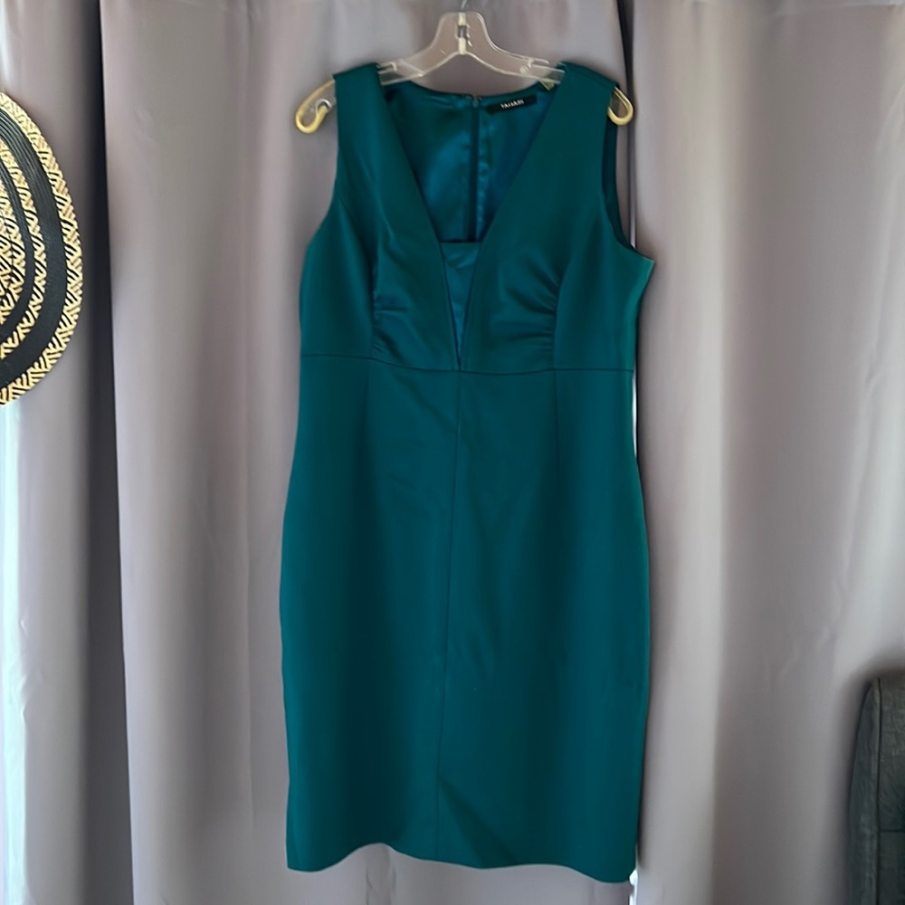 Tahari cocktail dress - never worn